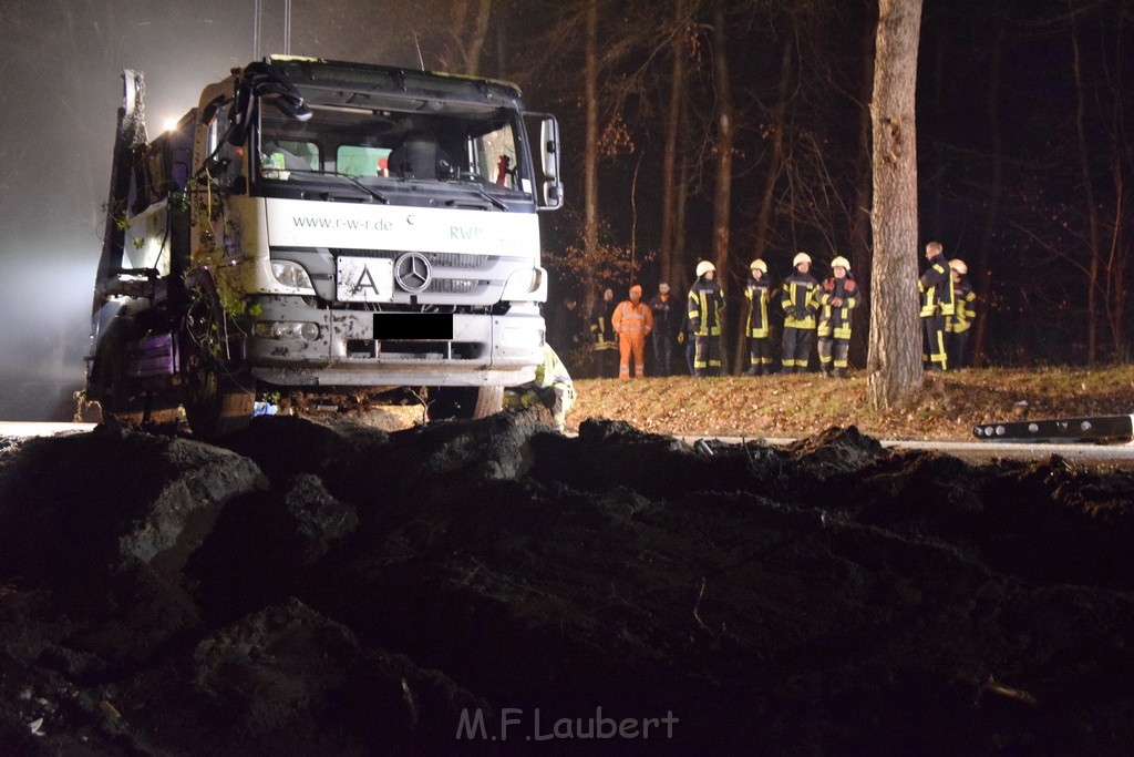 Container LKW umgestuerzt Koeln Brueck Bruecker- Dellbruecker Mauspfad P535.JPG - Miklos Laubert